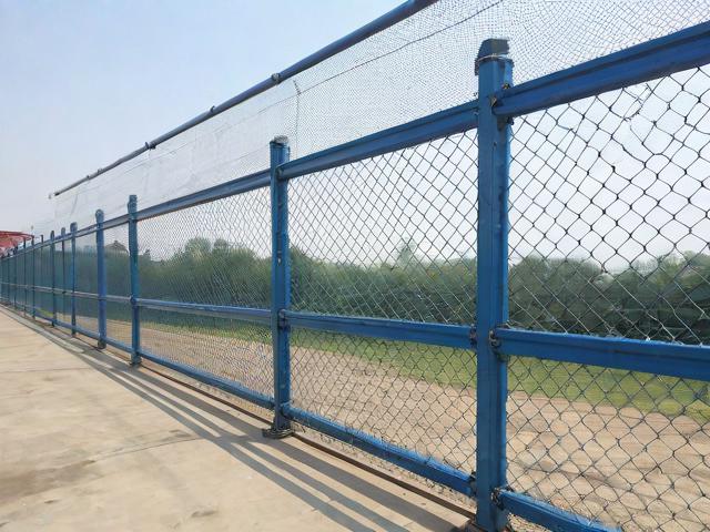 供应铁路护栏网厂家,铁路护栏网规格型号