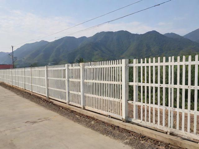 金平水泥铁路栅栏厂,水泥栅栏价格